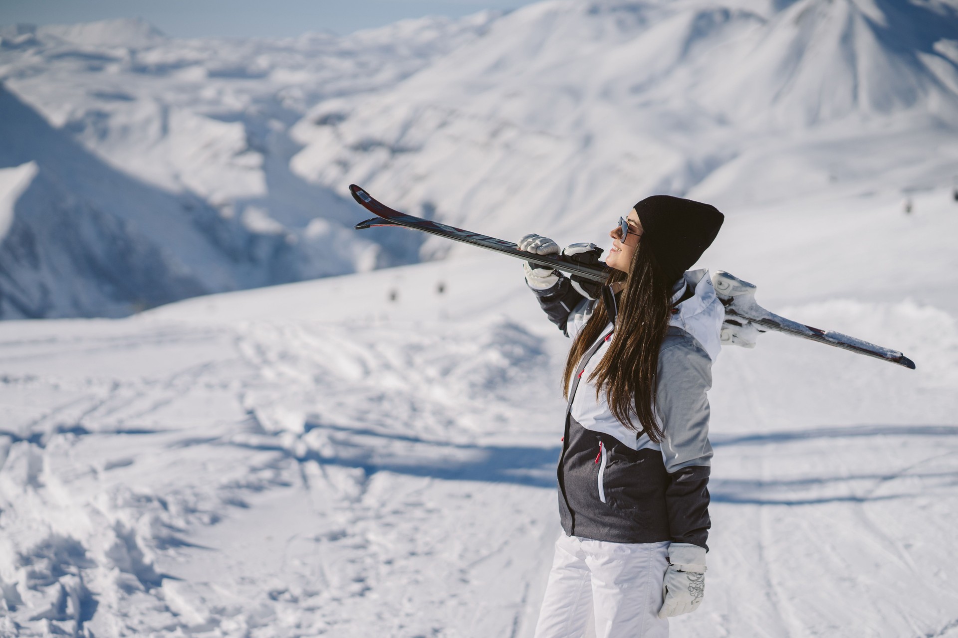 girl with ski
